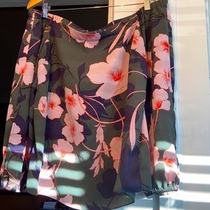 Off Shoulder Multicolored Flowery top M